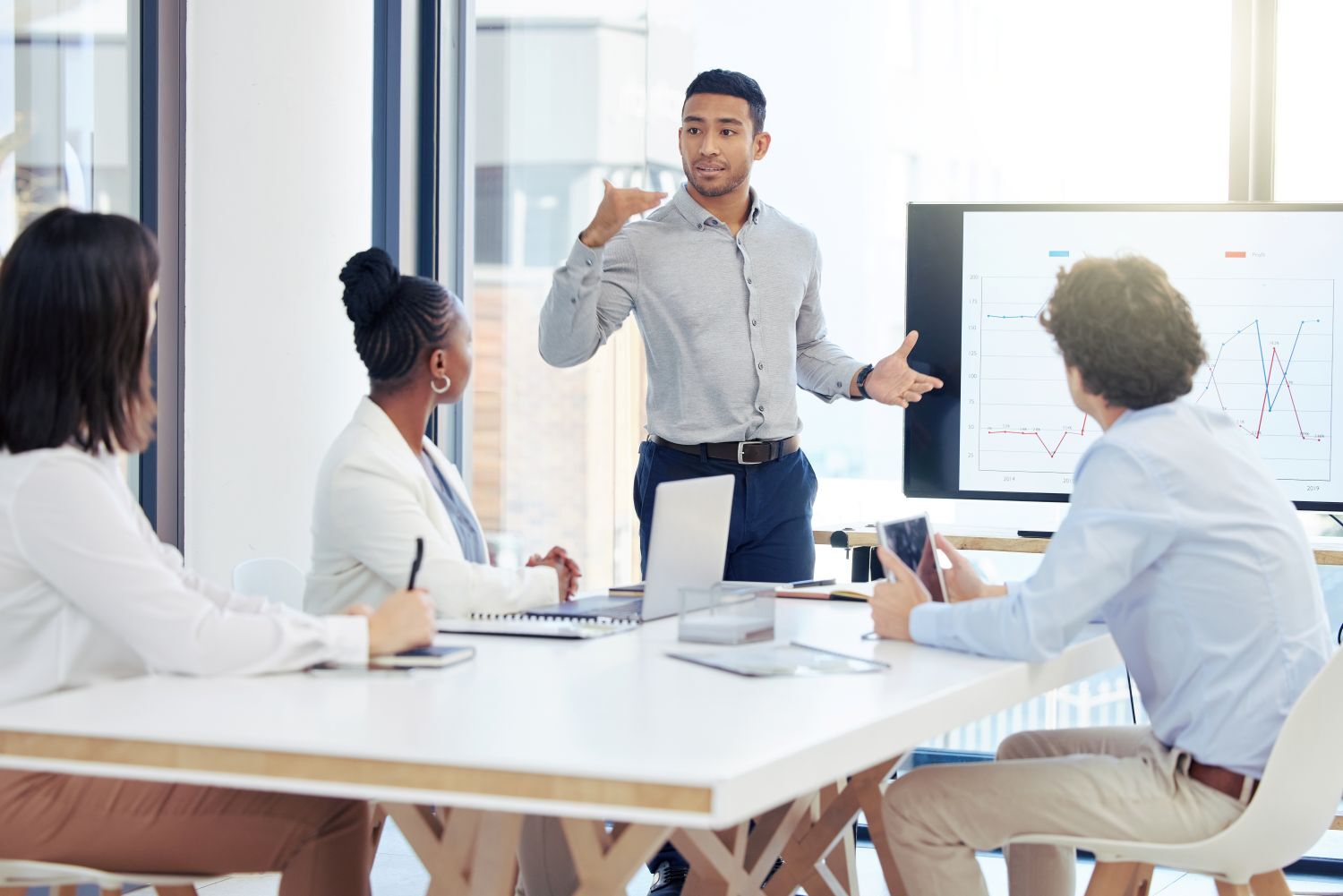 Background Checks vs. Continuous Monitoring: What’s the Difference
